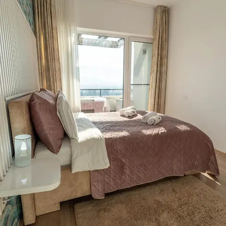 Apartment Mohost Penthouse - Luxury With Mountain Views